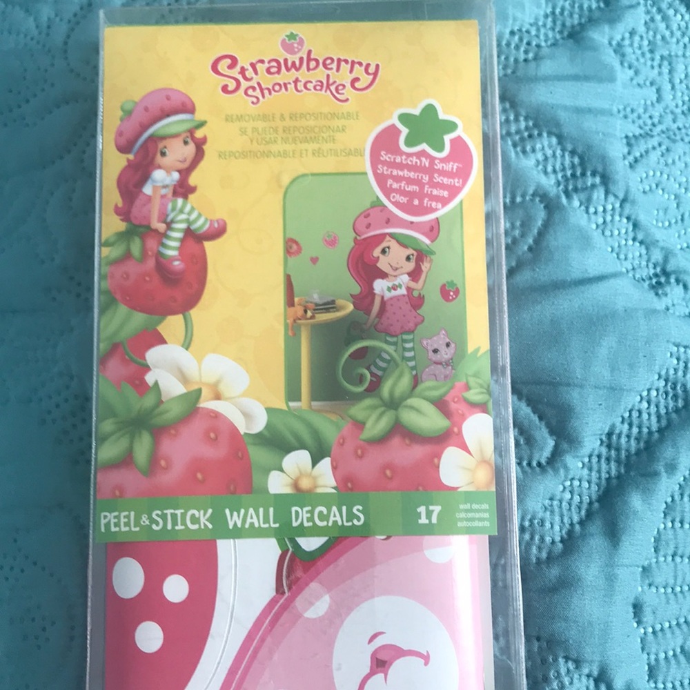 Strawberry Shortcake Peel & Stick Wall Decals